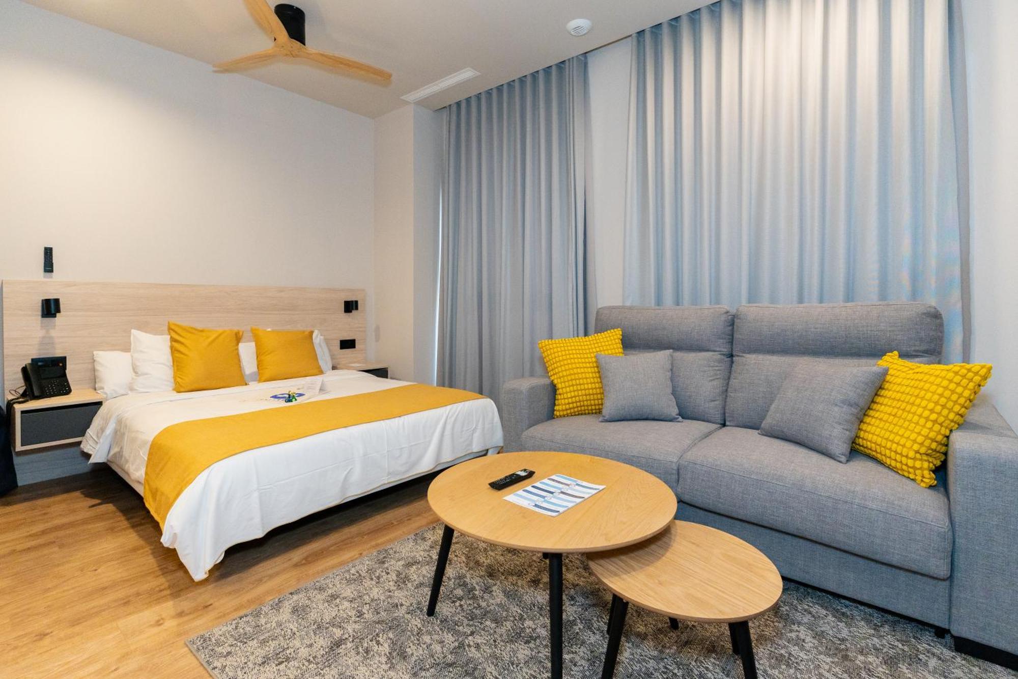 Dorm4You Arena 2 Valencia Eksteriør bilde